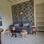Le Du Chateau