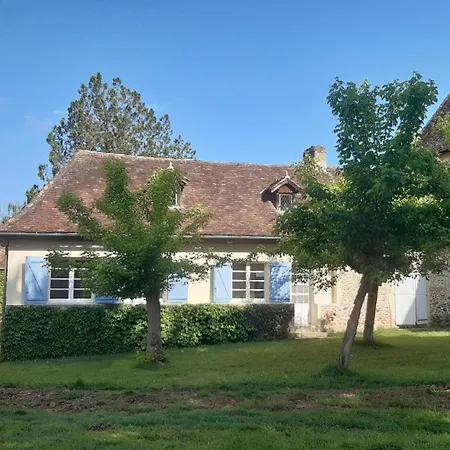 בית נופש Le Du Chateau Monget